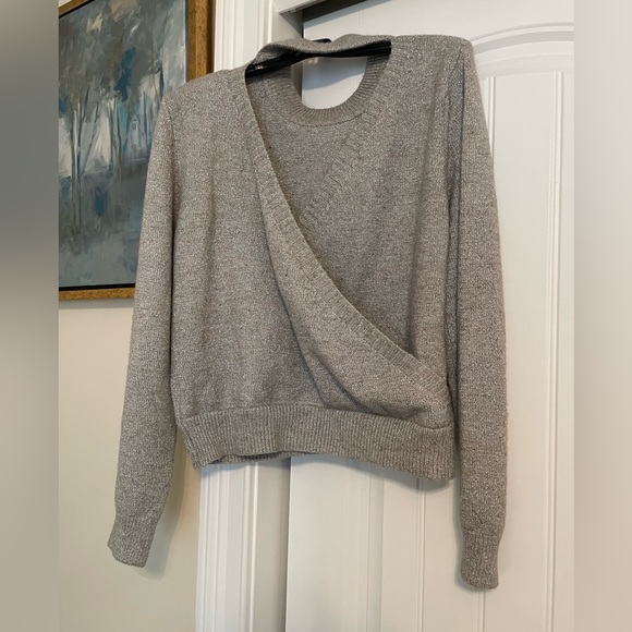 🚨2/$10‼️Brand new fashionable sweater! - Picture 1 of 4